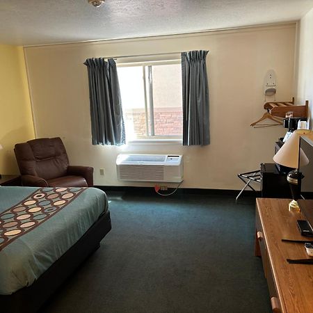 Super 8 By Wyndham Rexburg Hotel Luaran gambar
