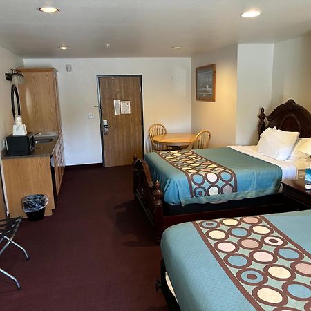 Super 8 By Wyndham Rexburg Hotel Luaran gambar