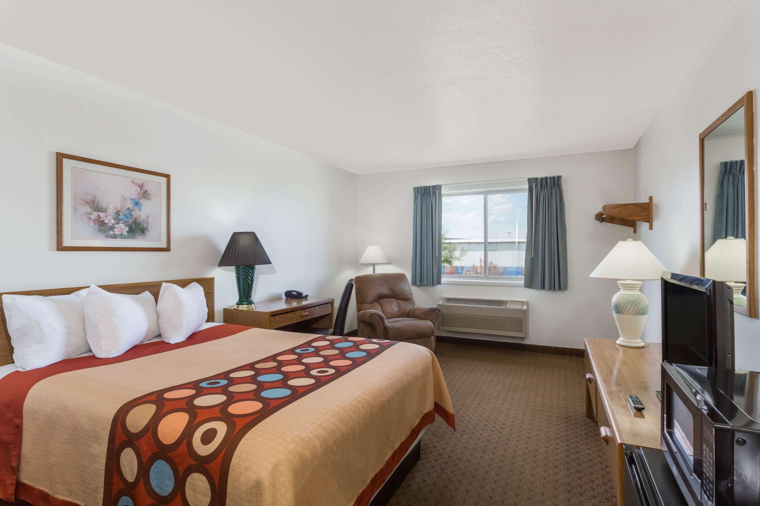 Super 8 By Wyndham Rexburg Hotel Luaran gambar