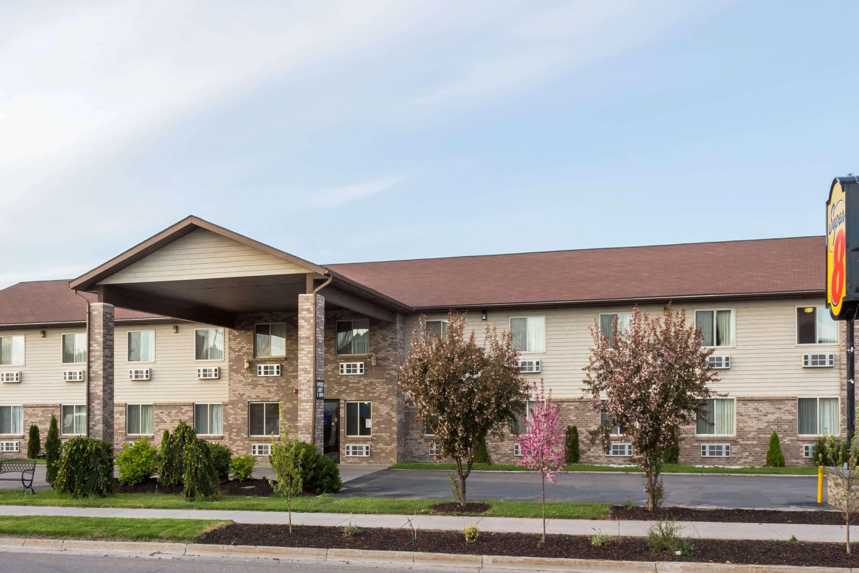Super 8 By Wyndham Rexburg Hotel Luaran gambar
