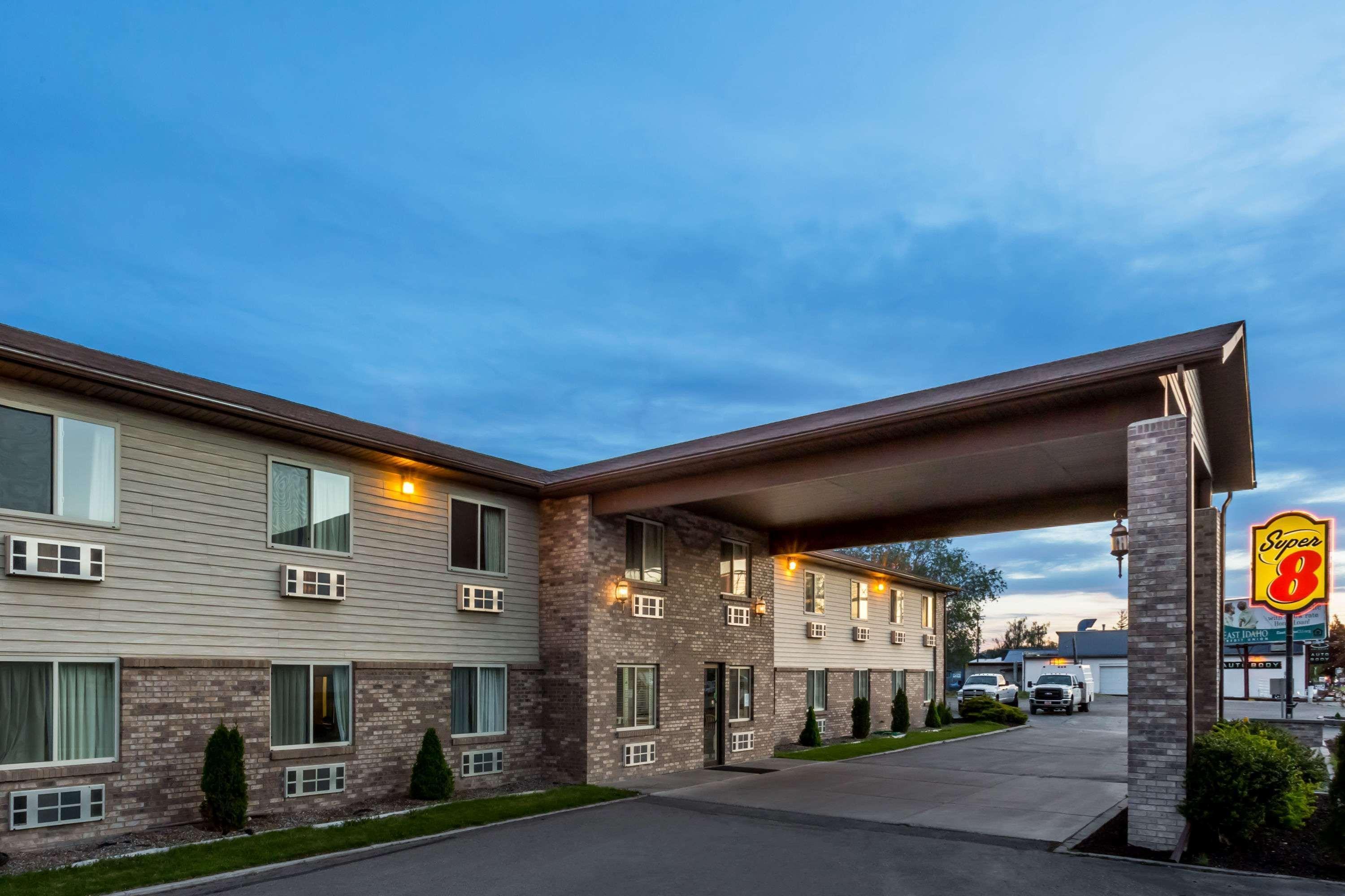 Super 8 By Wyndham Rexburg Hotel Luaran gambar