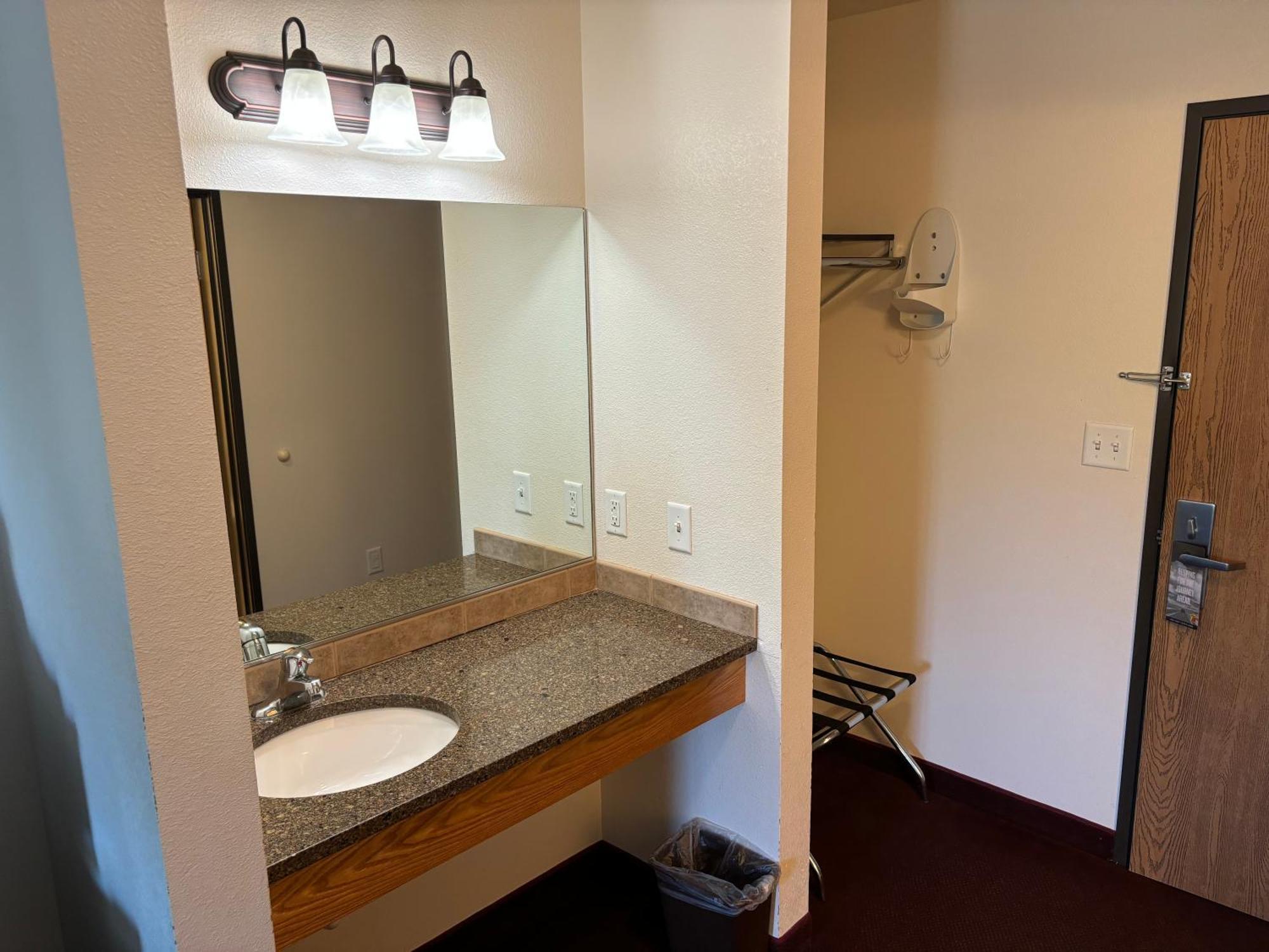 Super 8 By Wyndham Rexburg Hotel Luaran gambar
