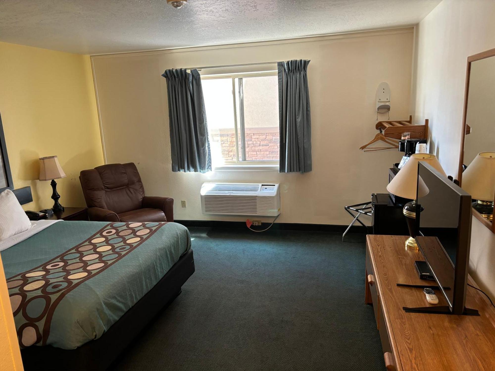 Super 8 By Wyndham Rexburg Hotel Luaran gambar