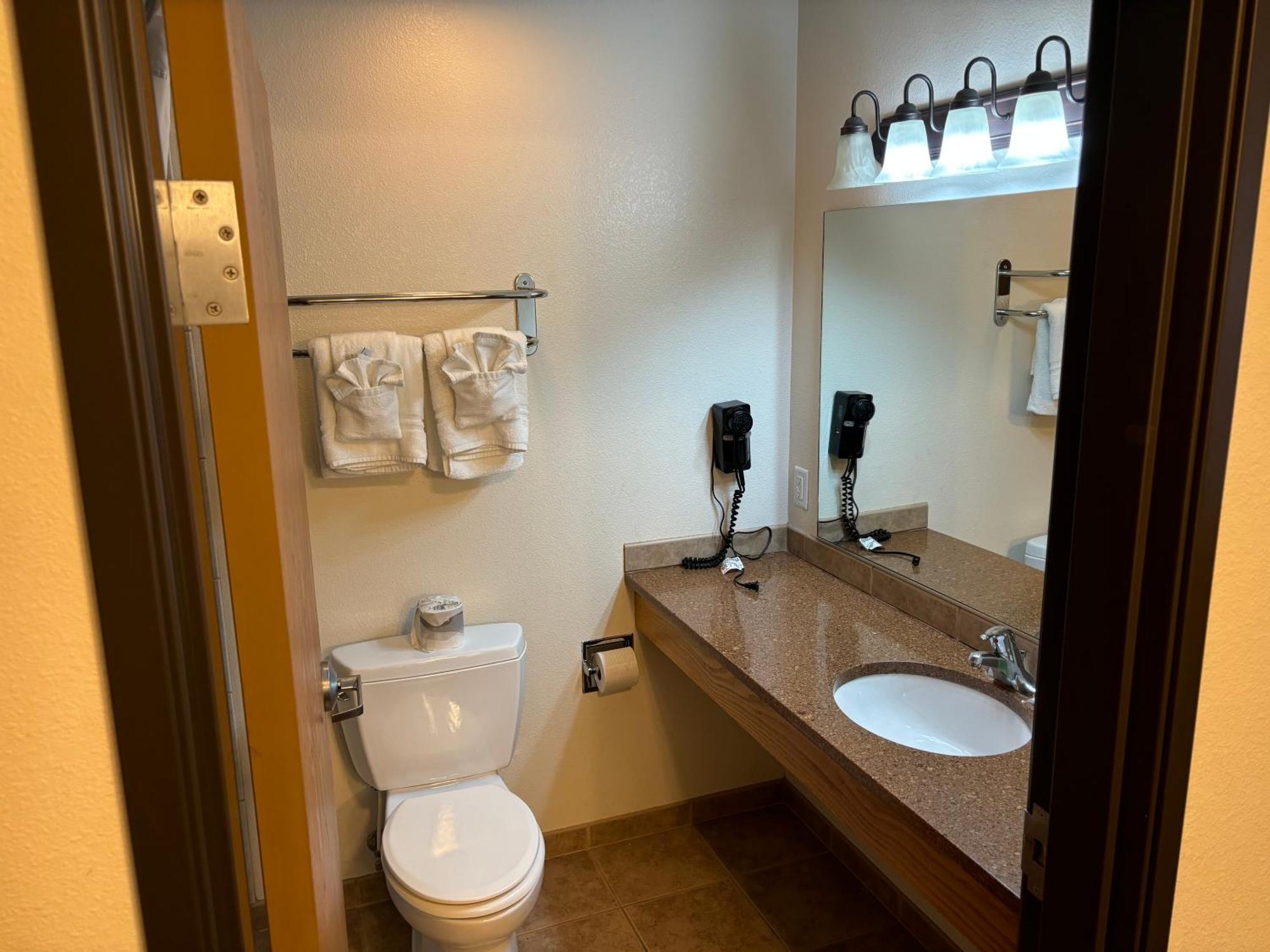 Super 8 By Wyndham Rexburg Hotel Luaran gambar