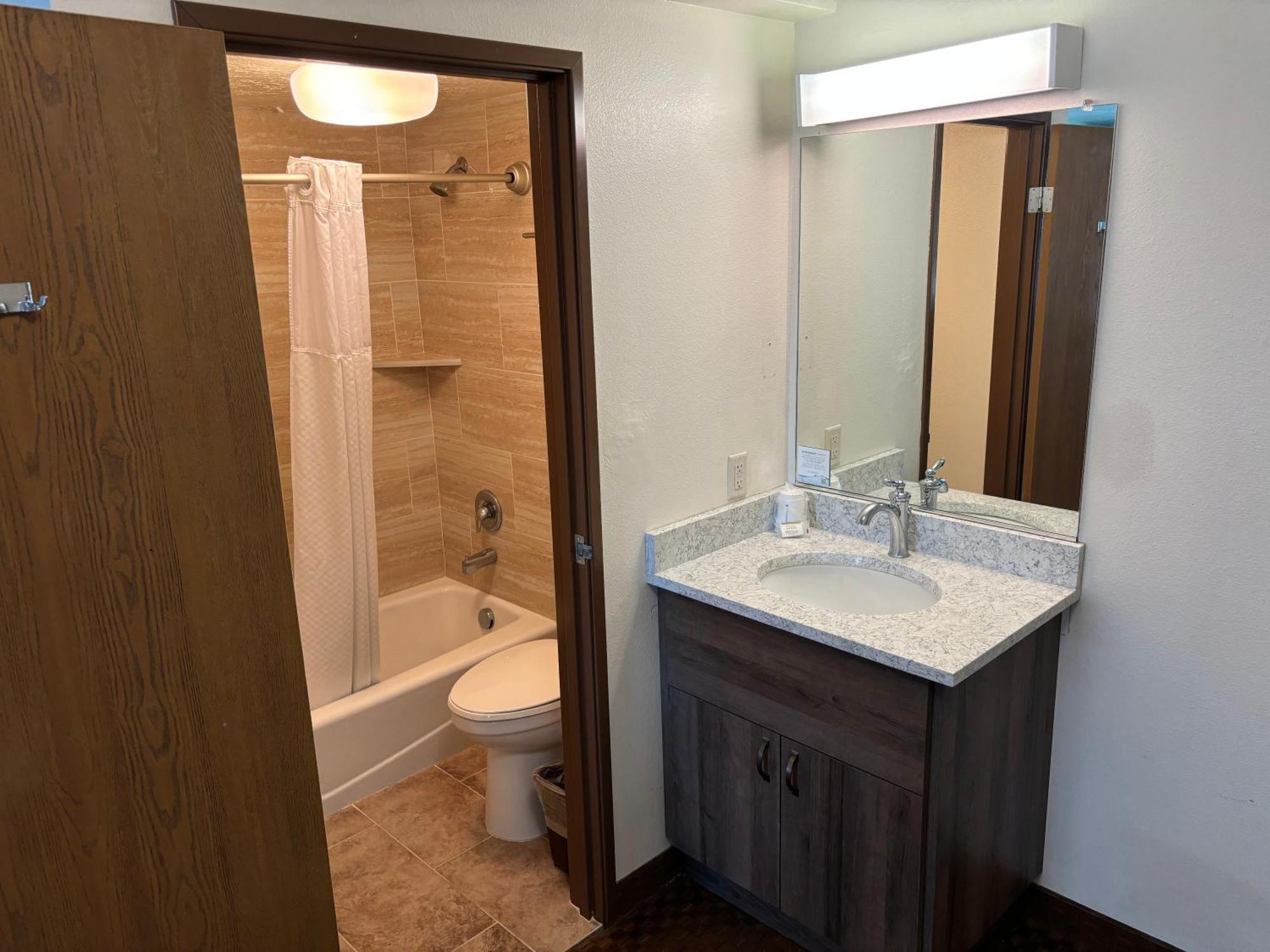 Super 8 By Wyndham Rexburg Hotel Luaran gambar