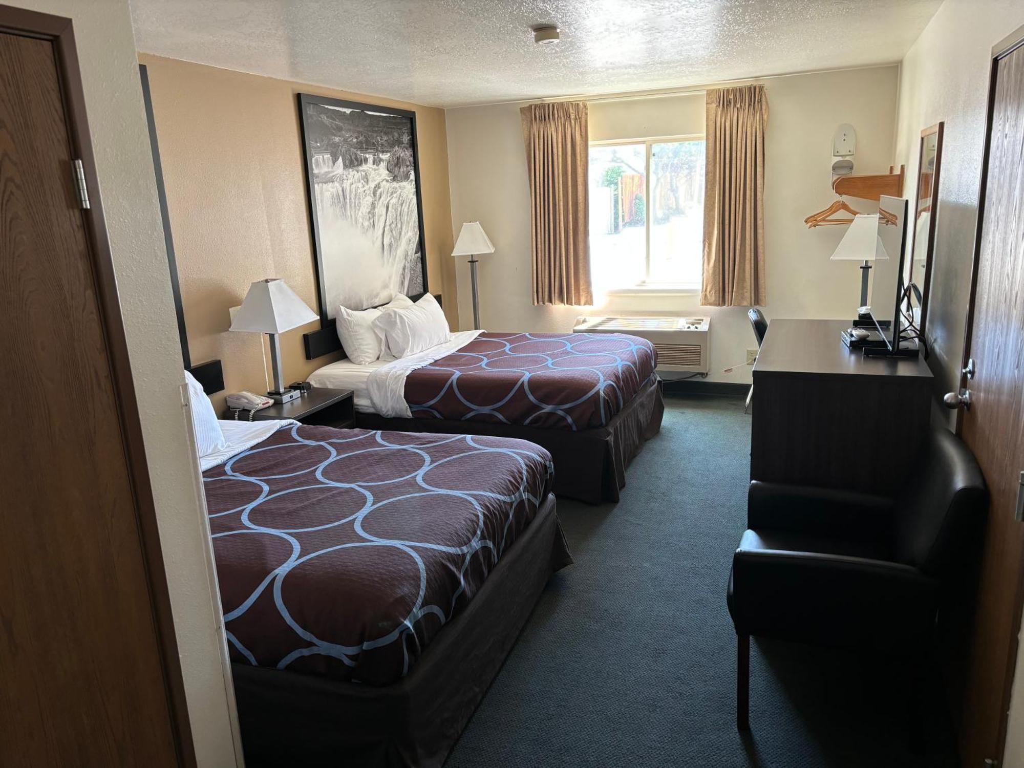 Super 8 By Wyndham Rexburg Hotel Luaran gambar