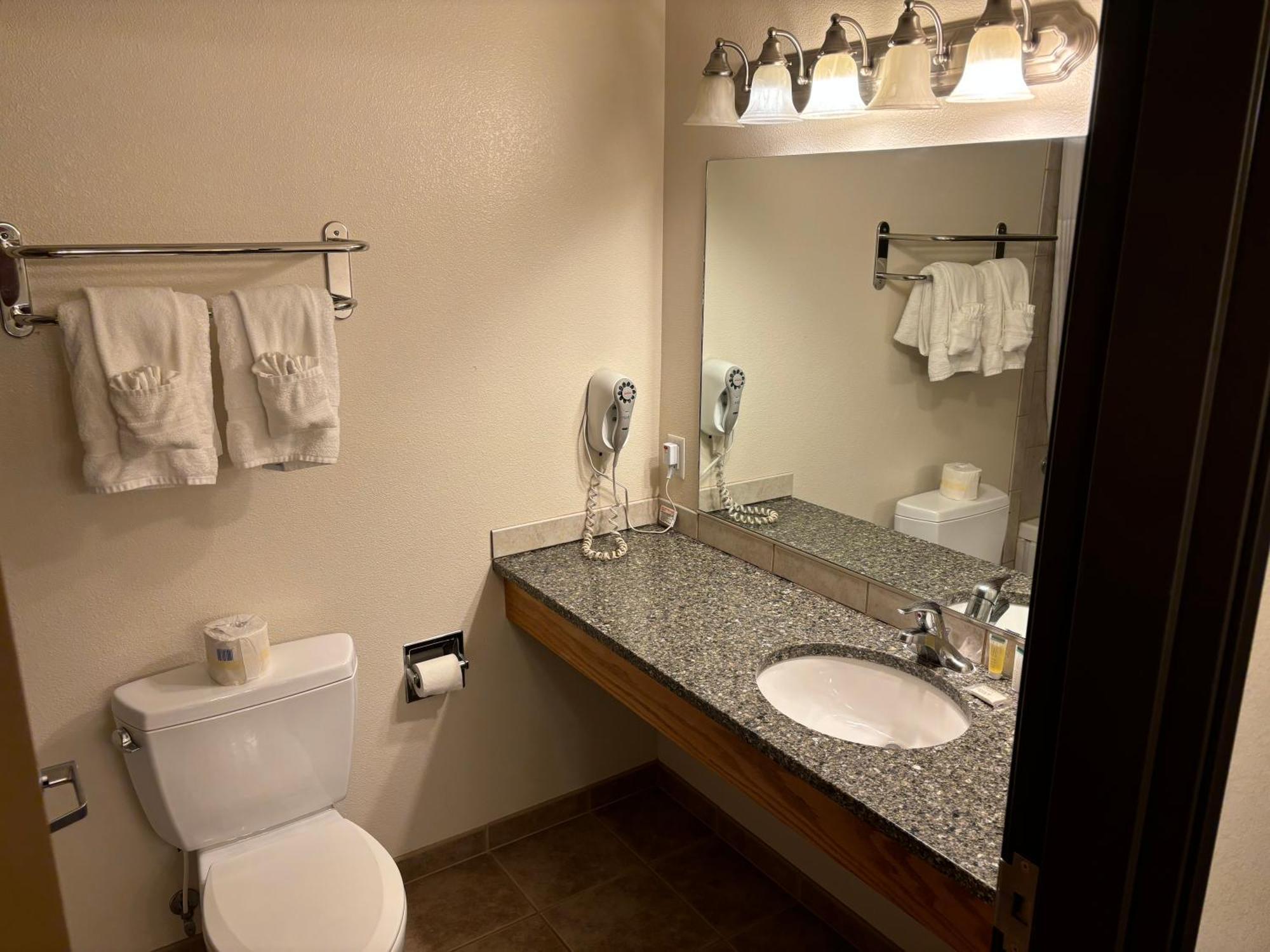 Super 8 By Wyndham Rexburg Hotel Luaran gambar