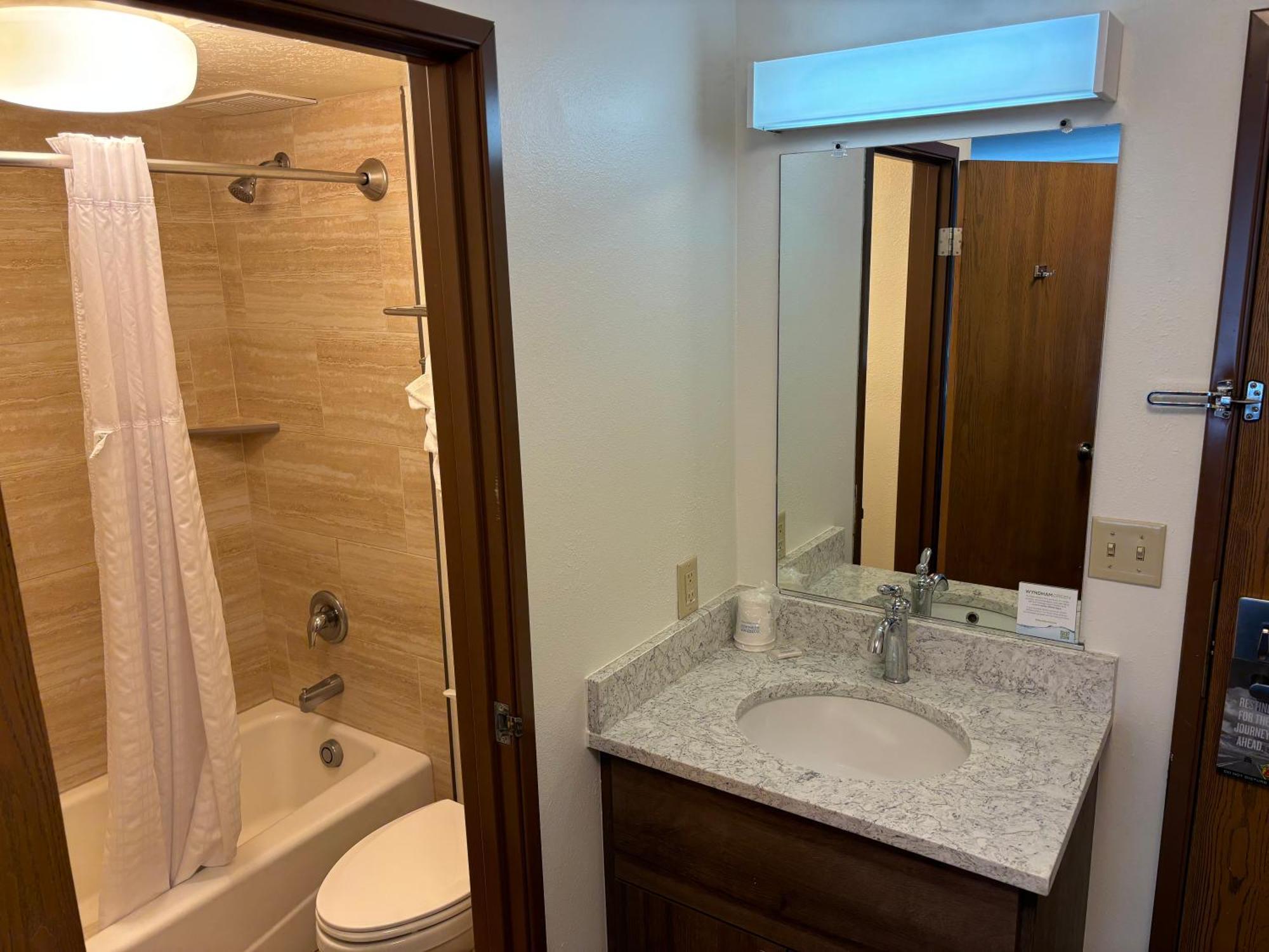 Super 8 By Wyndham Rexburg Hotel Luaran gambar