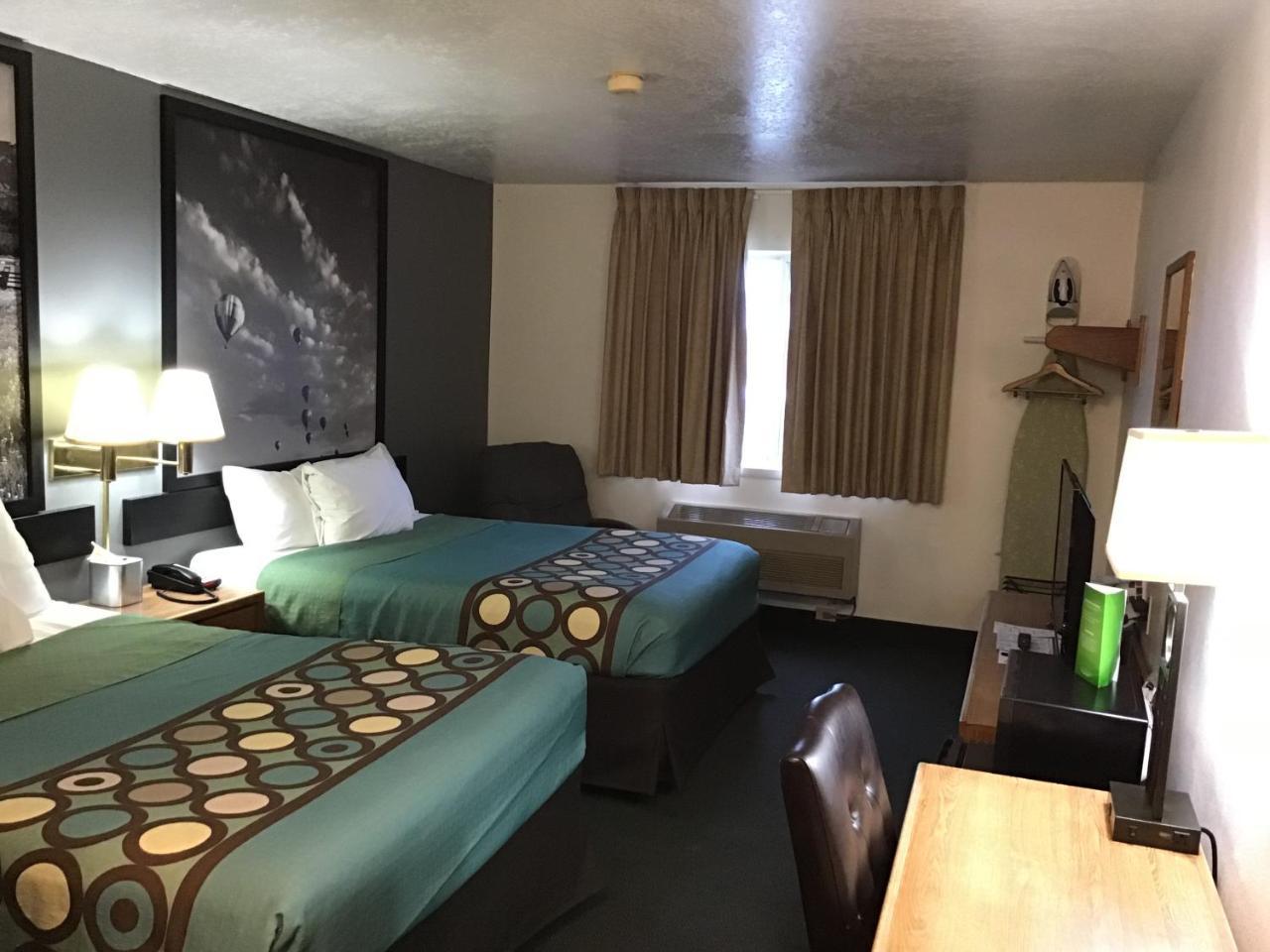 Super 8 By Wyndham Rexburg Hotel Luaran gambar